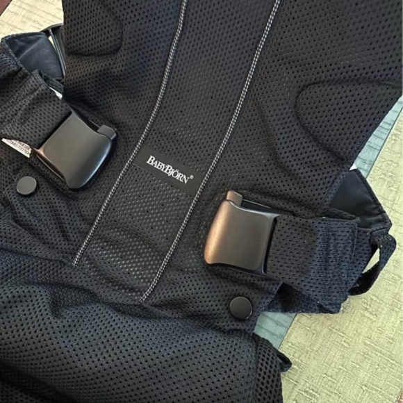 Baby Björn • One - Picture 2 of 2